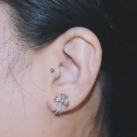 *Sold* Chrome Hearts Maltese cross stud earring - Picture 3 of 4